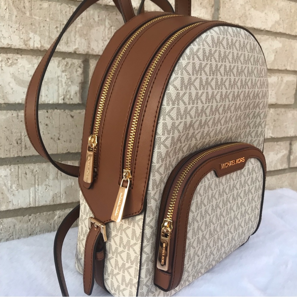 Michael Kors backpack and wallet - Picture 5 of 13